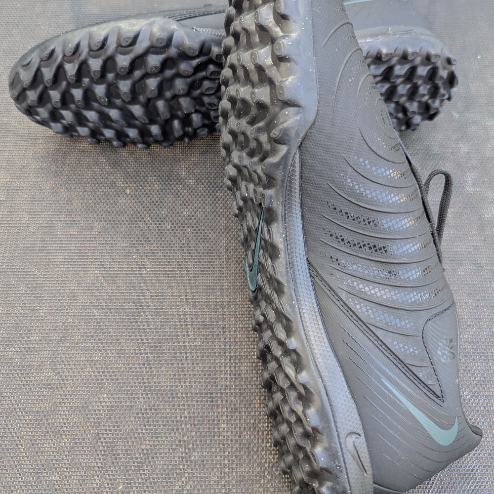 Nike Phantom GX 2 Academy TF Soccer Shoe